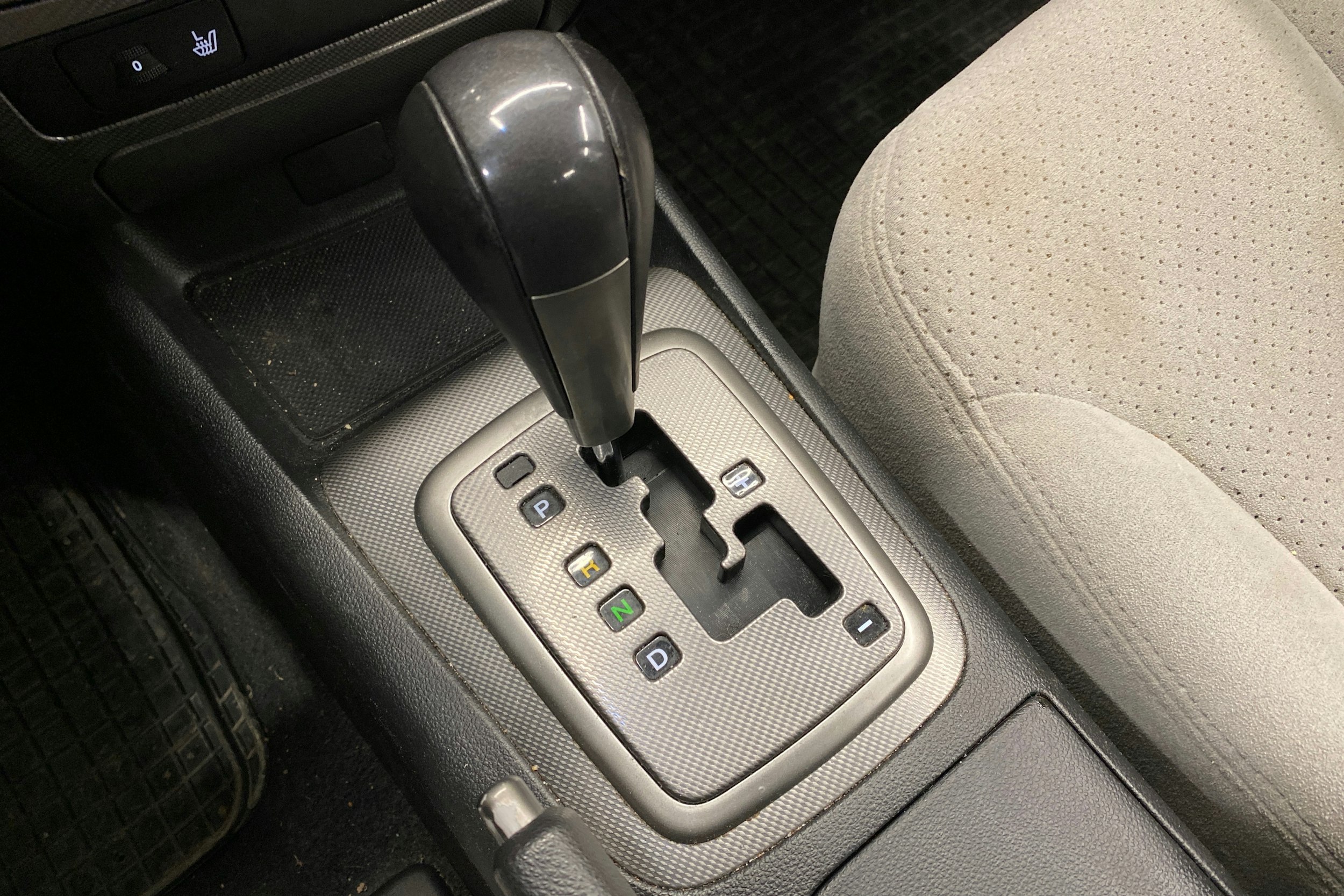 punainen Kia Magentis 2006 kuva 24.