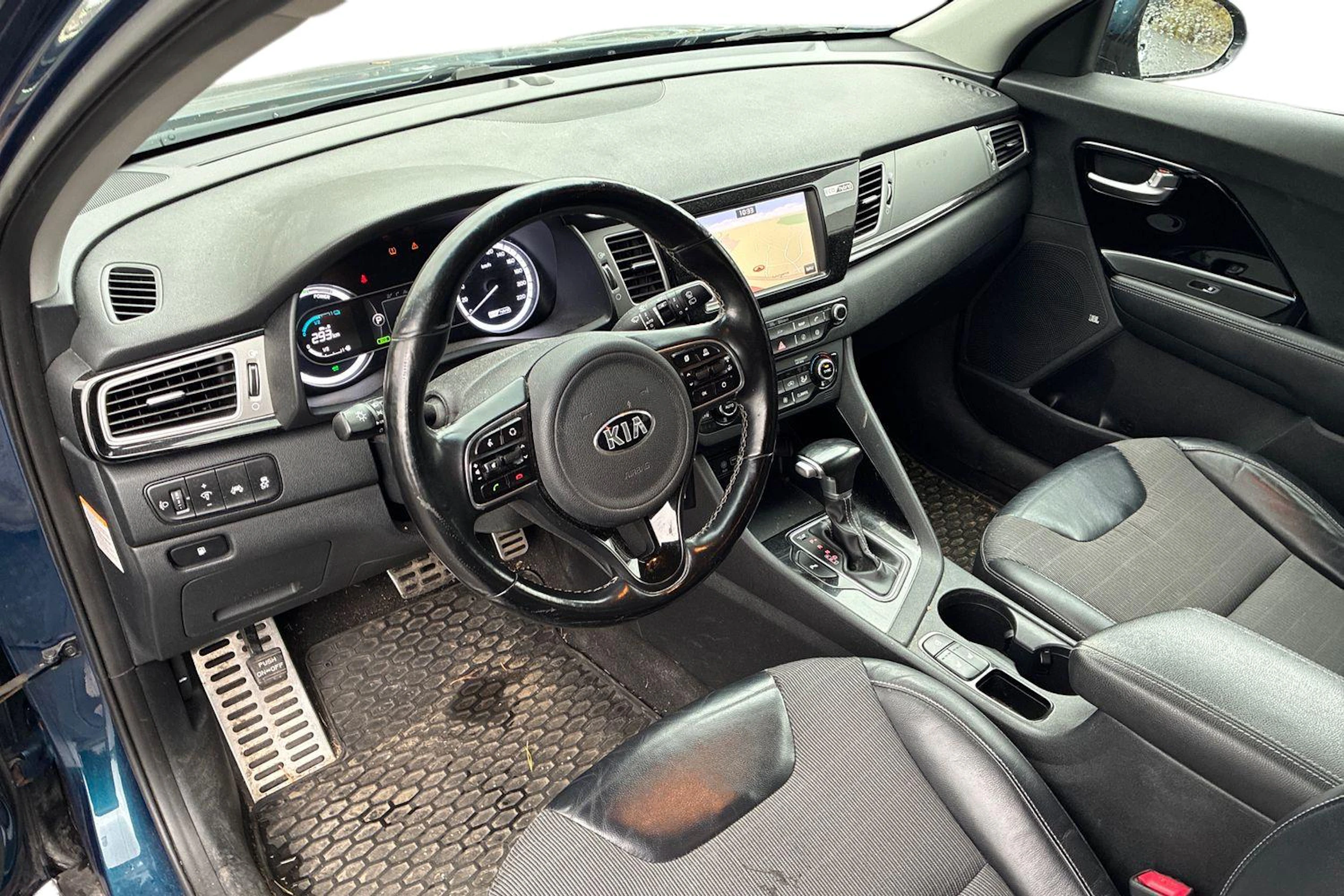 sininen Kia Niro 2017 kuva 3.