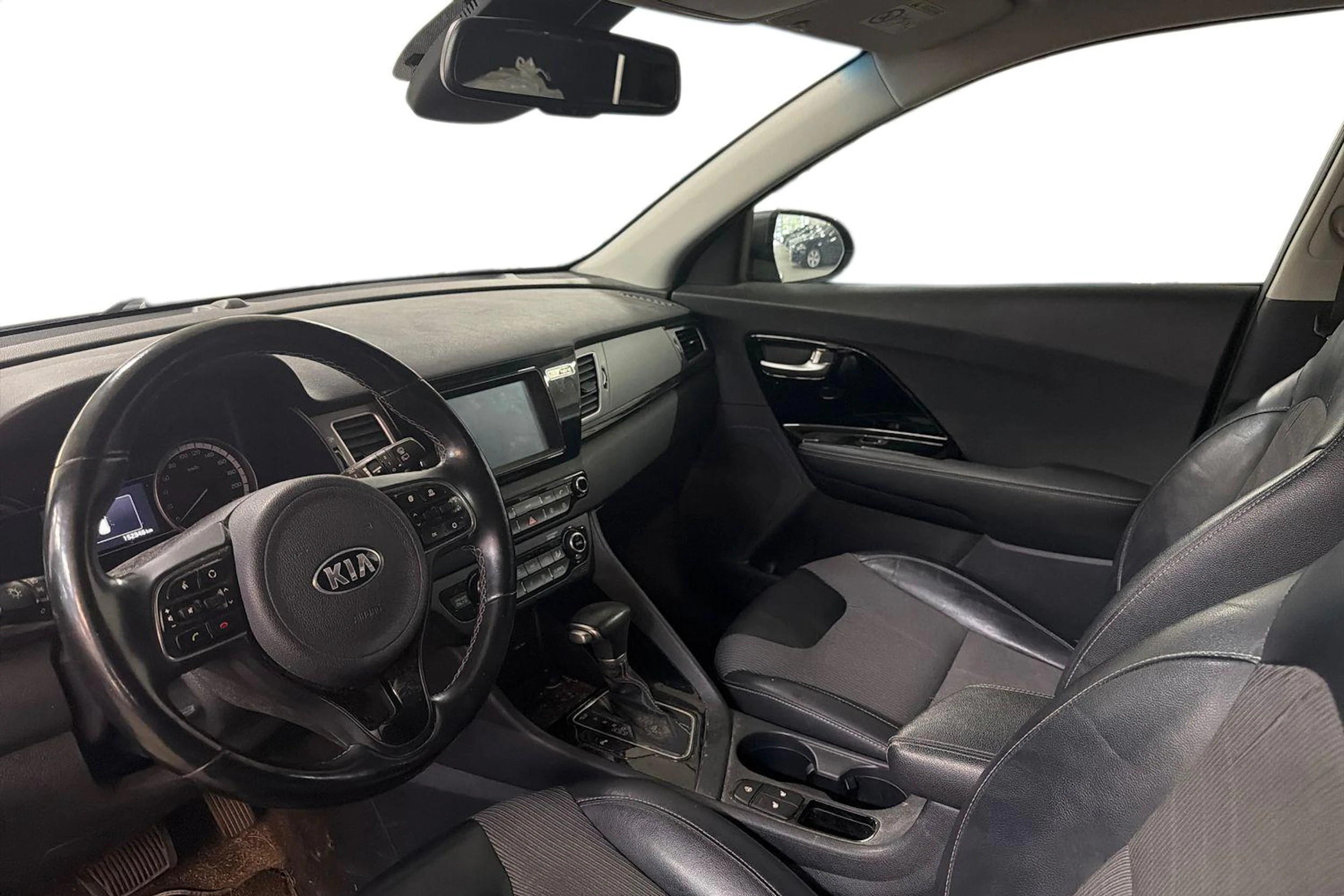 harmaa Kia Niro 2017 kuva 3.