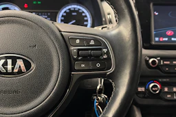 harmaa Kia Niro 2017 kuva 19.