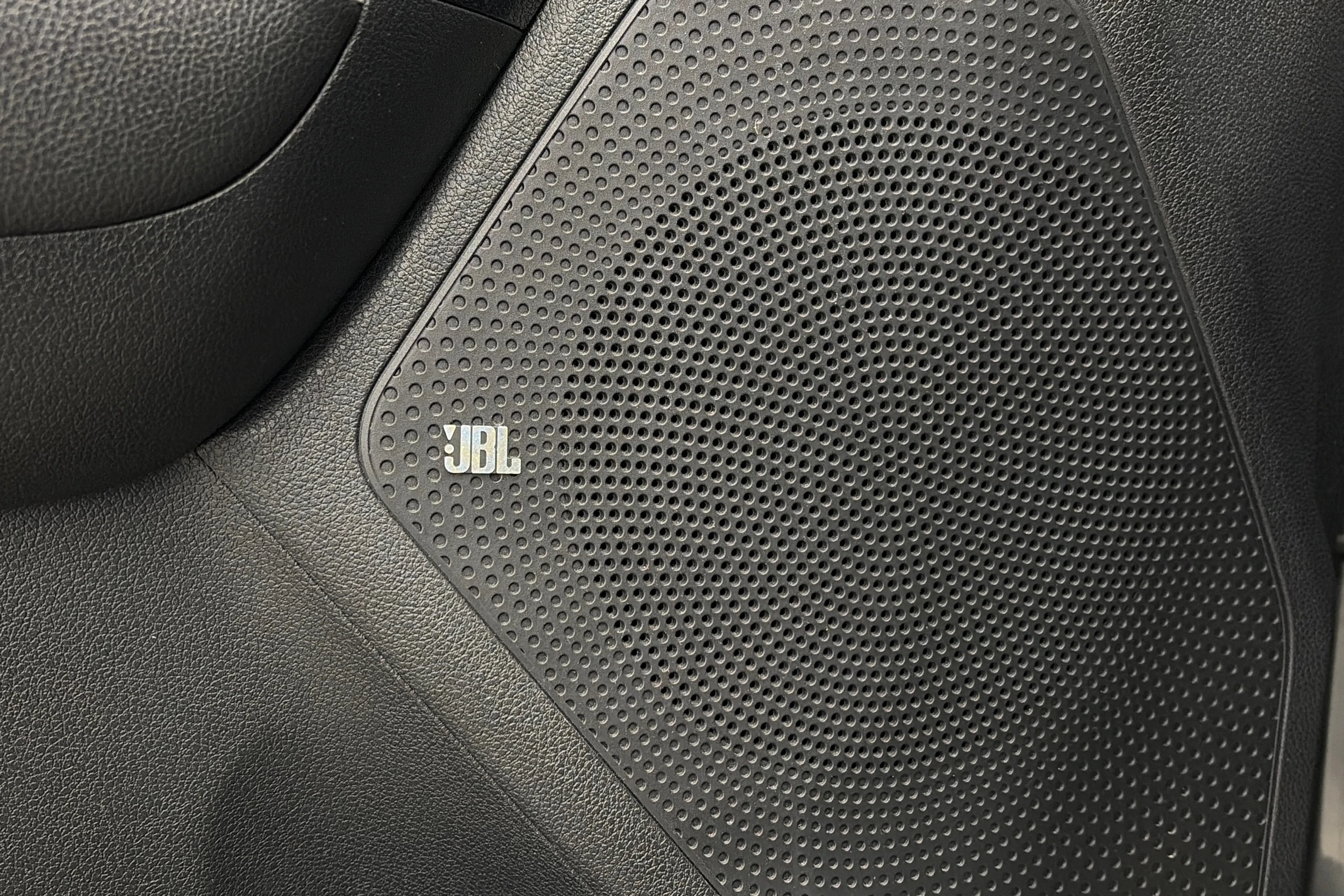 harmaa Kia Niro 2017 kuva 21.
