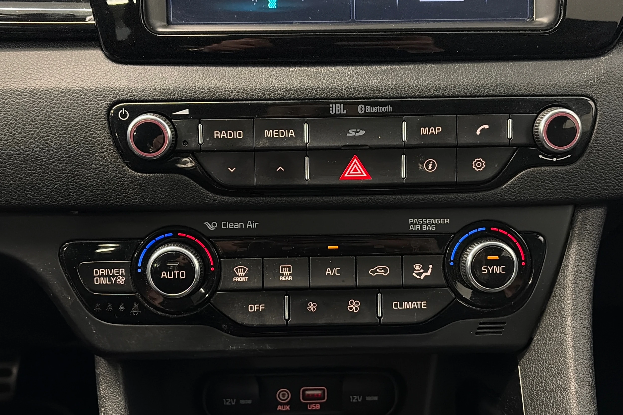 harmaa Kia Niro 2017 kuva 26.
