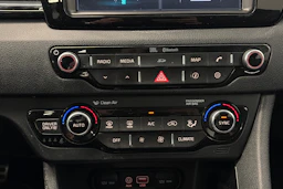 harmaa Kia Niro 2017 kuva 26.