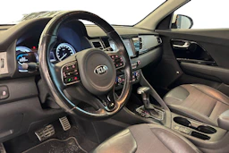 valkoinen Kia Niro 2017 kuva 3.