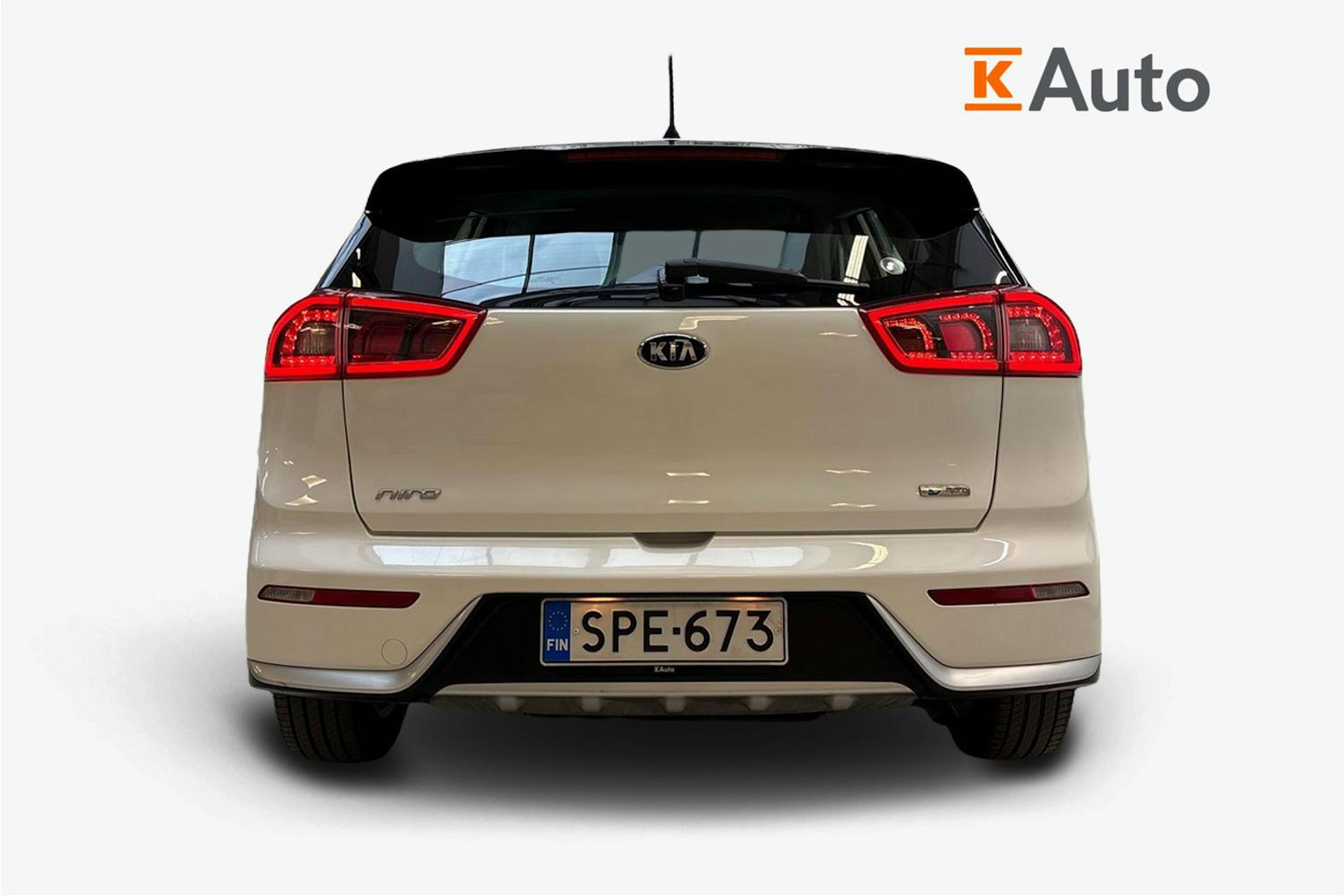 valkoinen Kia Niro 2017 kuva 3.