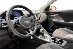 valkoinen Kia Niro 2017 kuva 7.