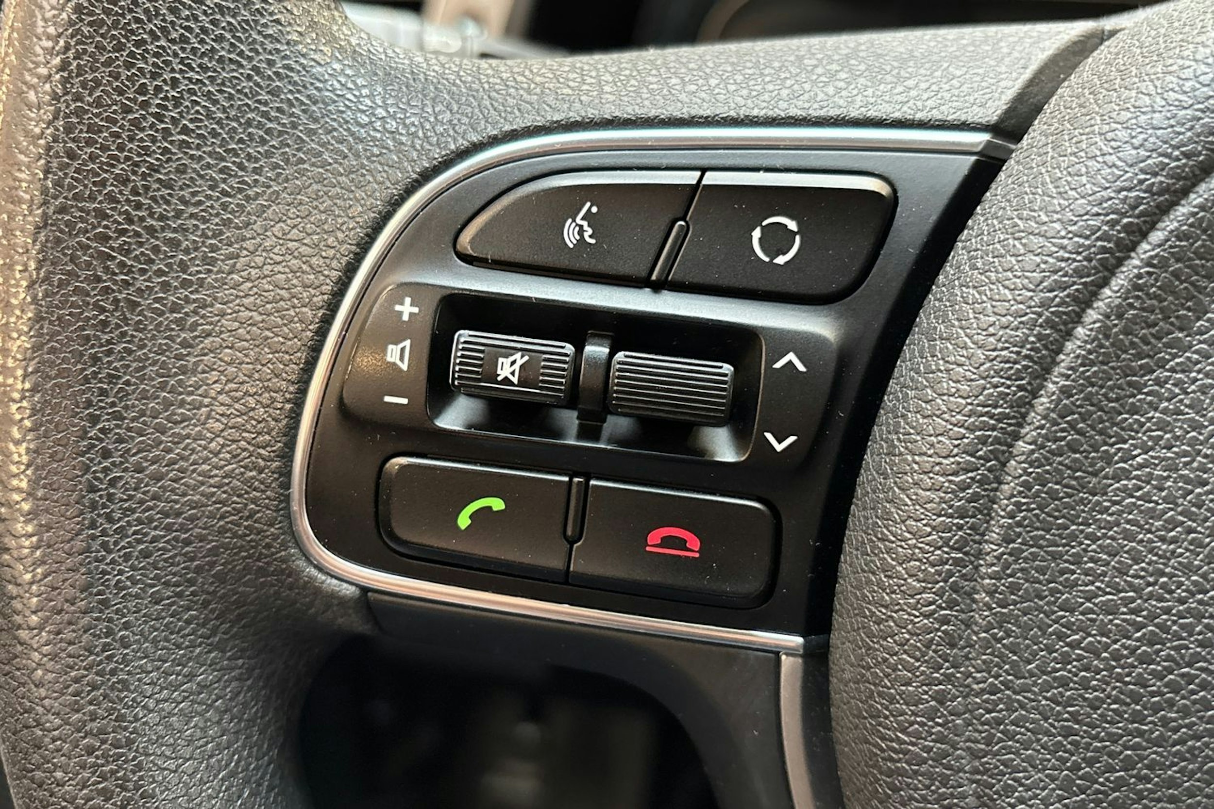 valkoinen Kia Niro 2017 kuva 18.