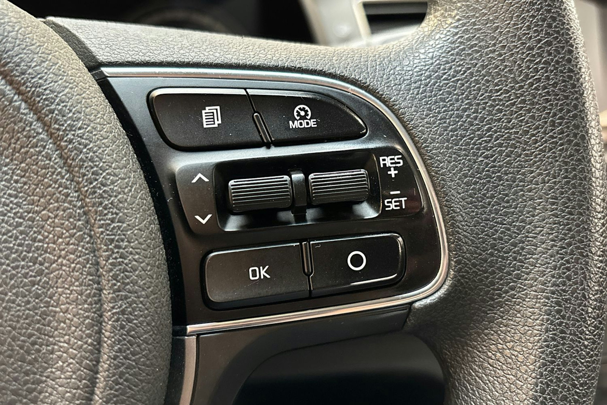 valkoinen Kia Niro 2017 kuva 19.