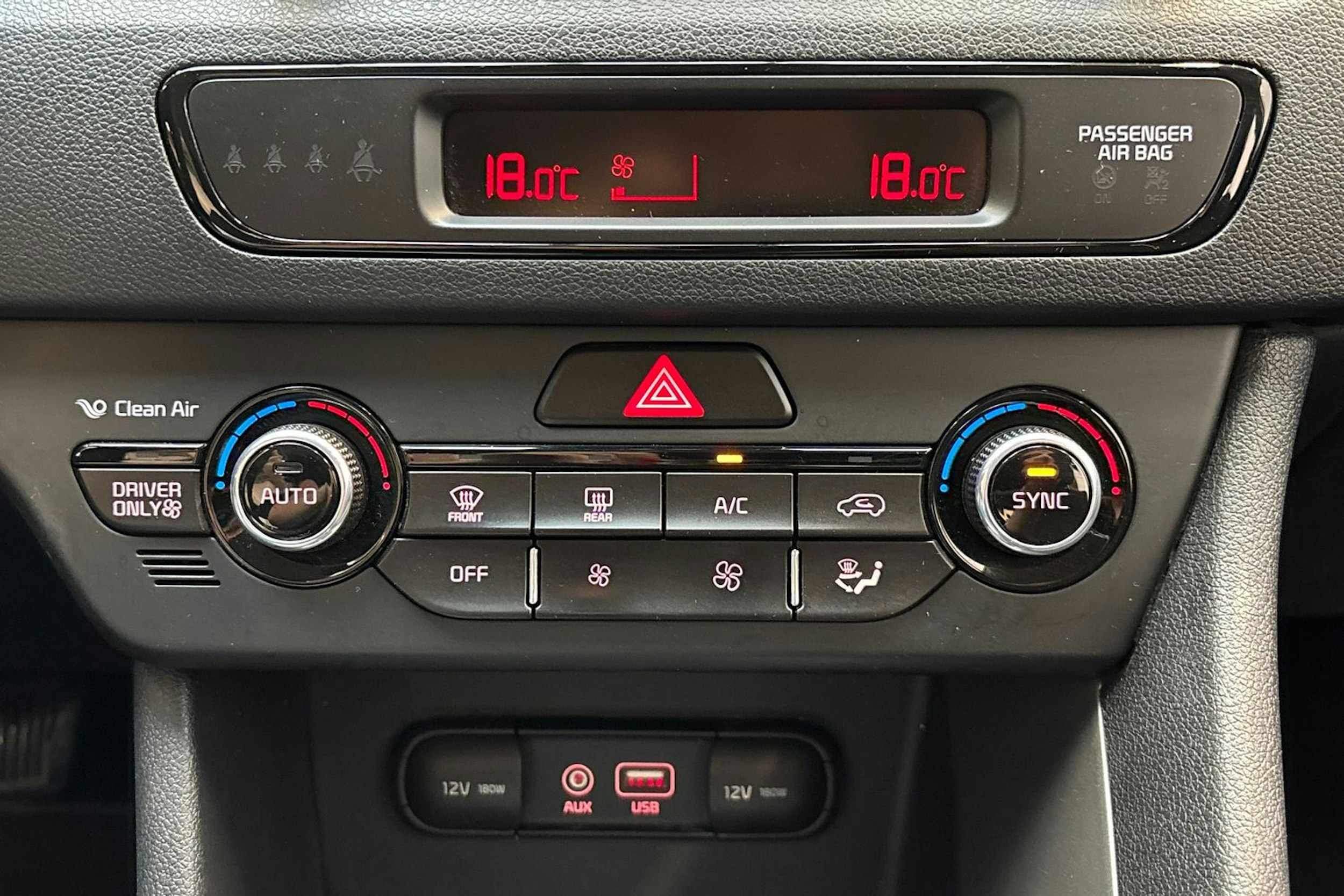 valkoinen Kia Niro 2017 kuva 24.