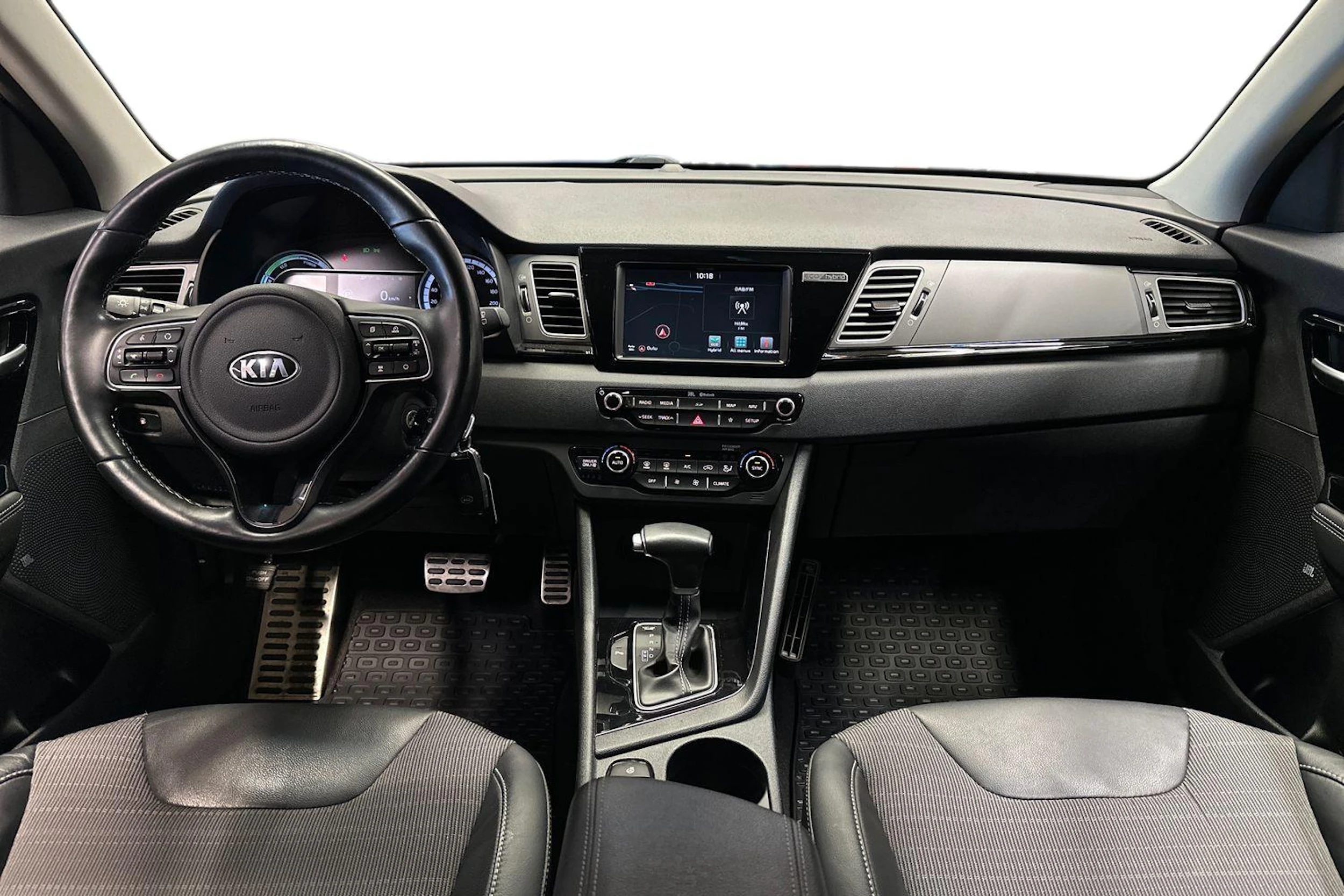 harmaa Kia Niro 2018 kuva 7.