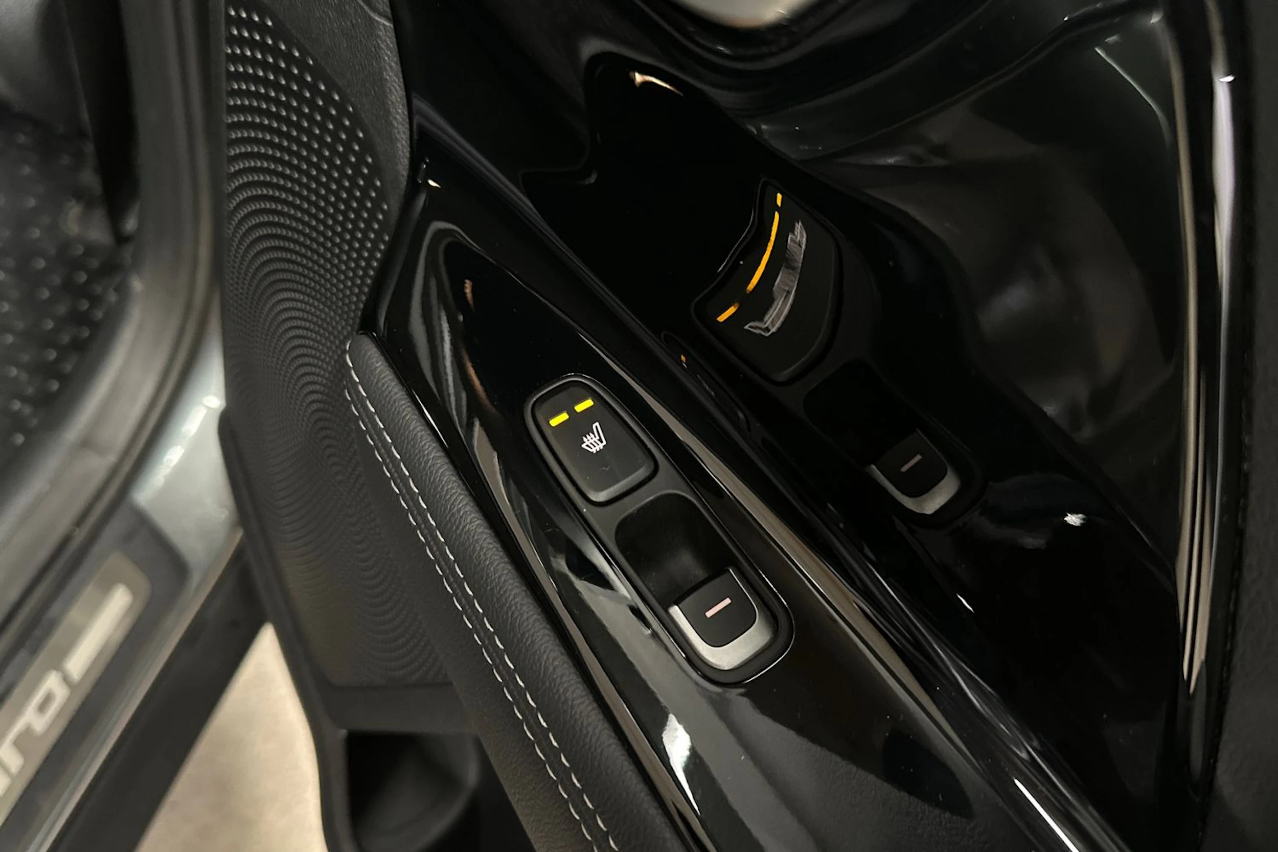 harmaa Kia Niro 2018 kuva 12.