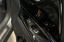 harmaa Kia Niro 2018 kuva 12.