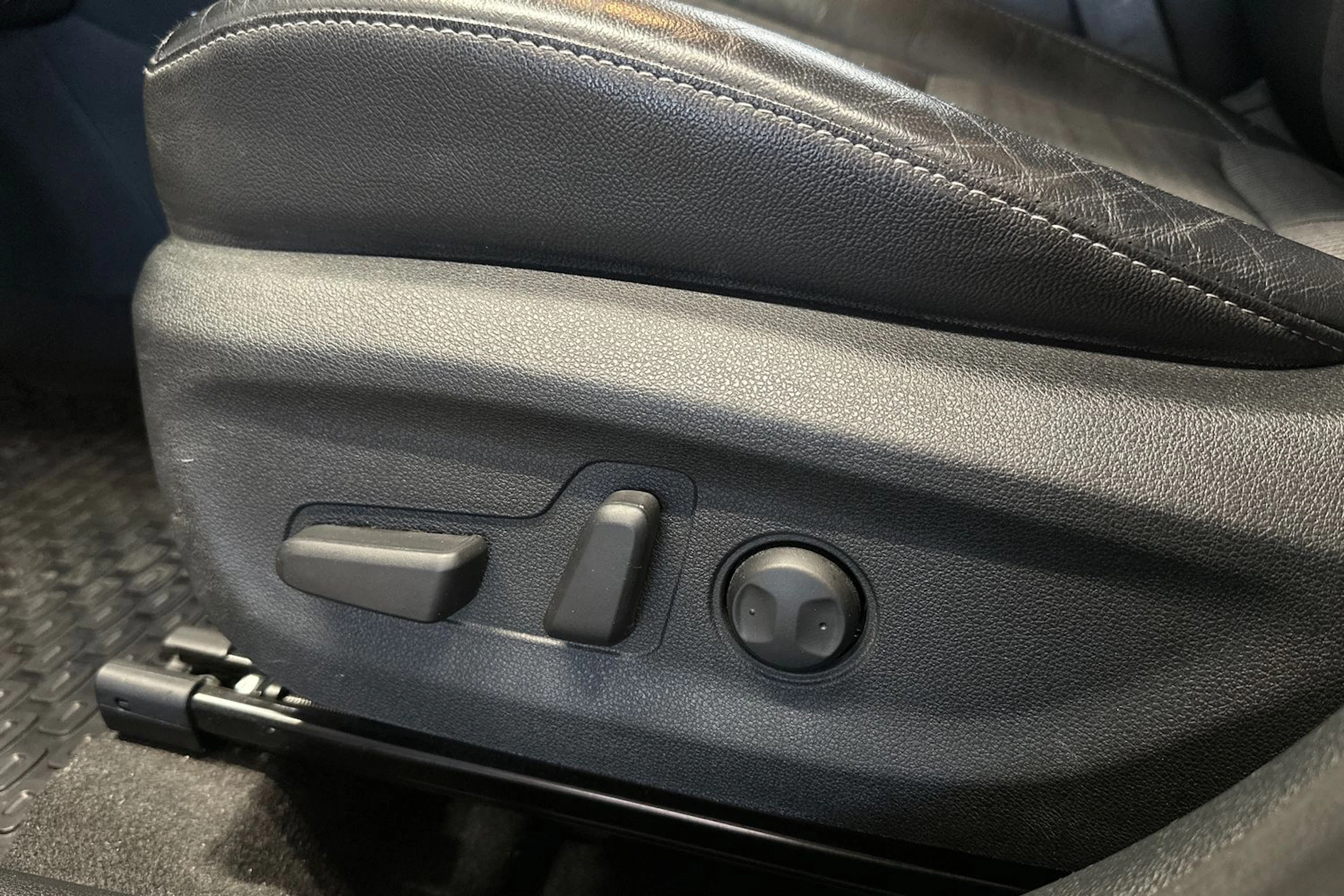 harmaa Kia Niro 2018 kuva 14.