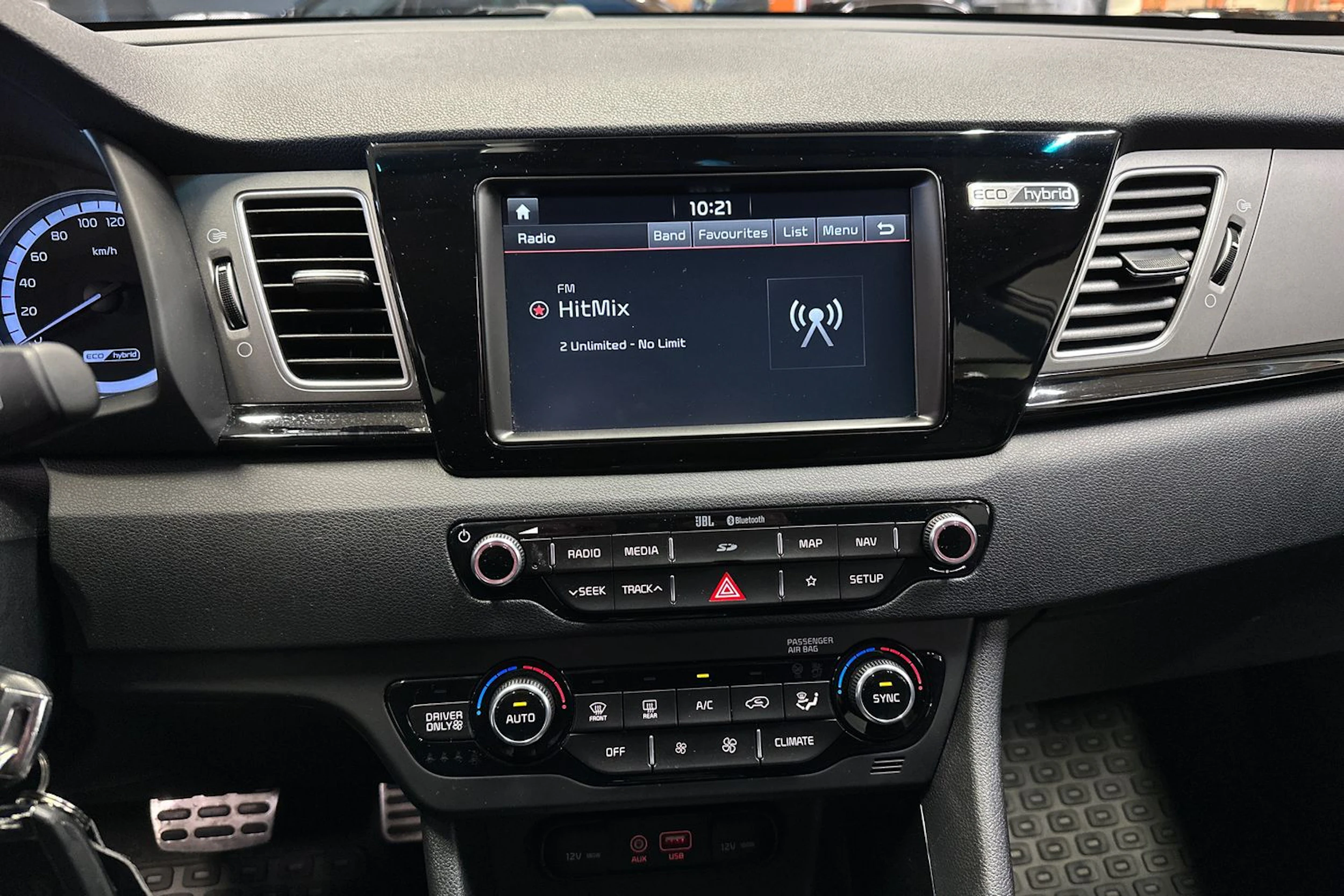 harmaa Kia Niro 2018 kuva 19.