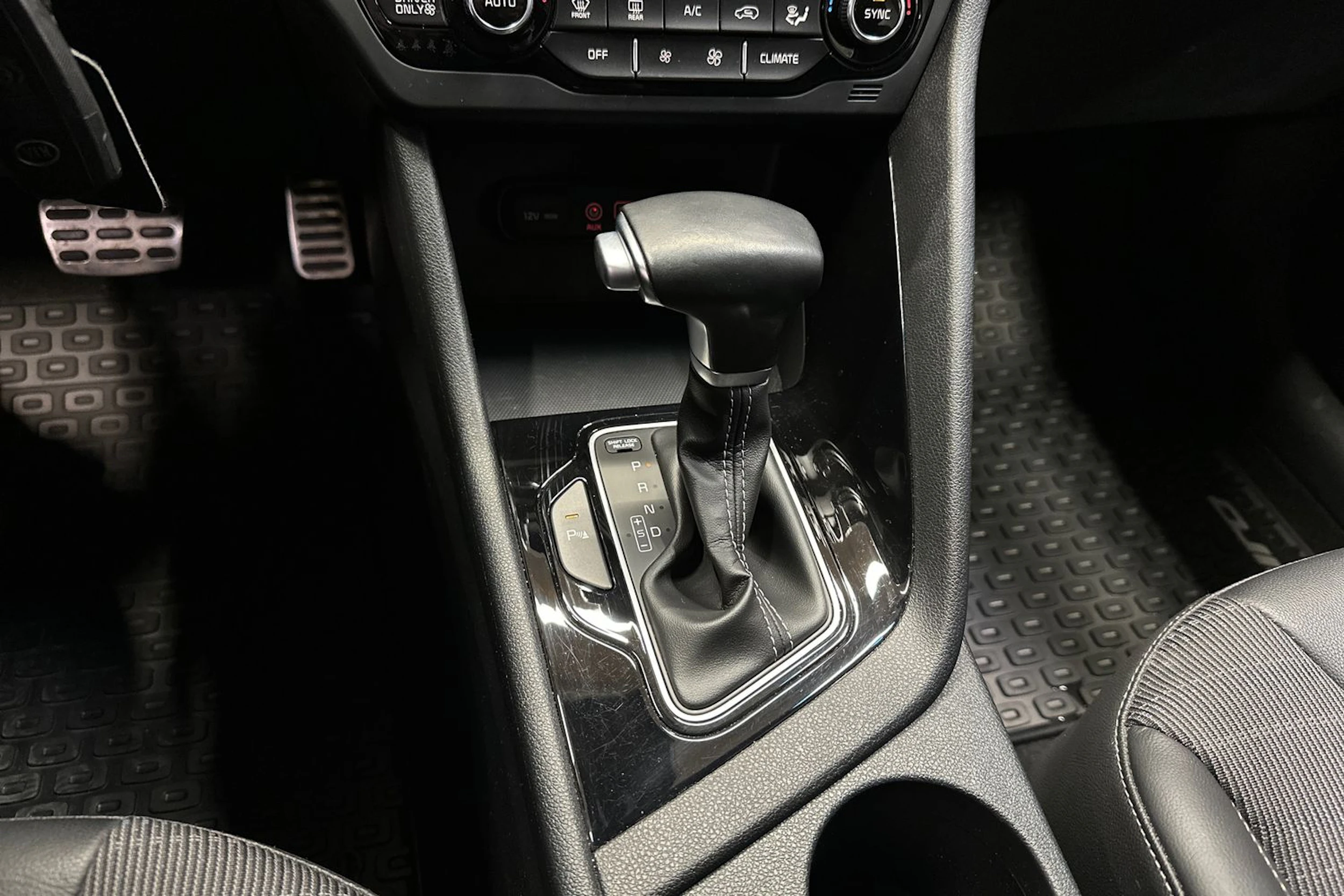 harmaa Kia Niro 2018 kuva 20.