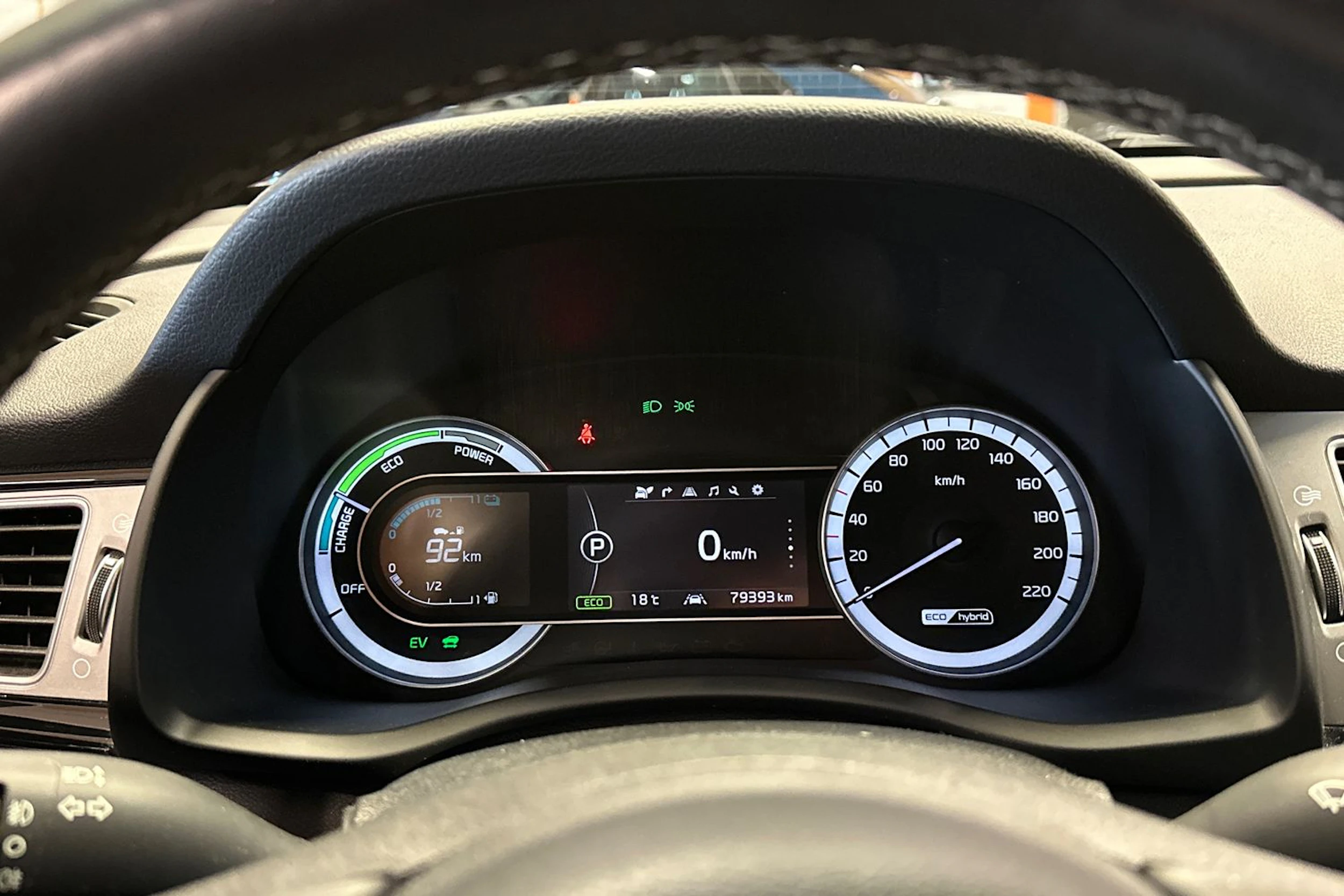 harmaa Kia Niro 2018 kuva 22.