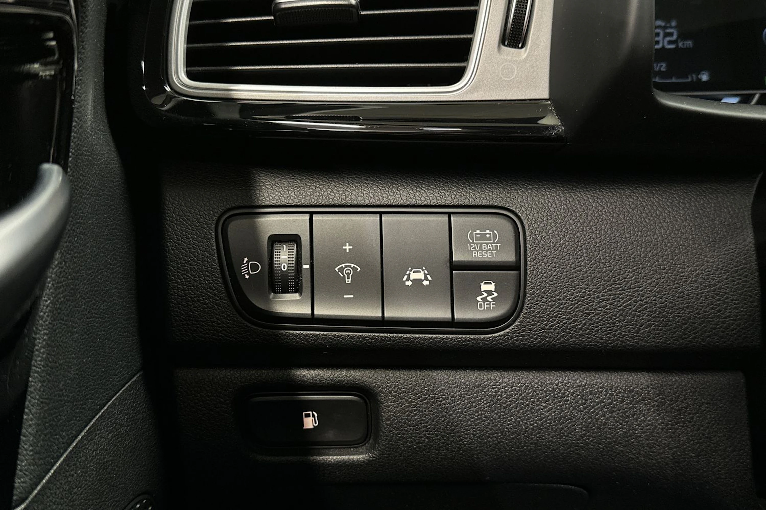 harmaa Kia Niro 2018 kuva 25.