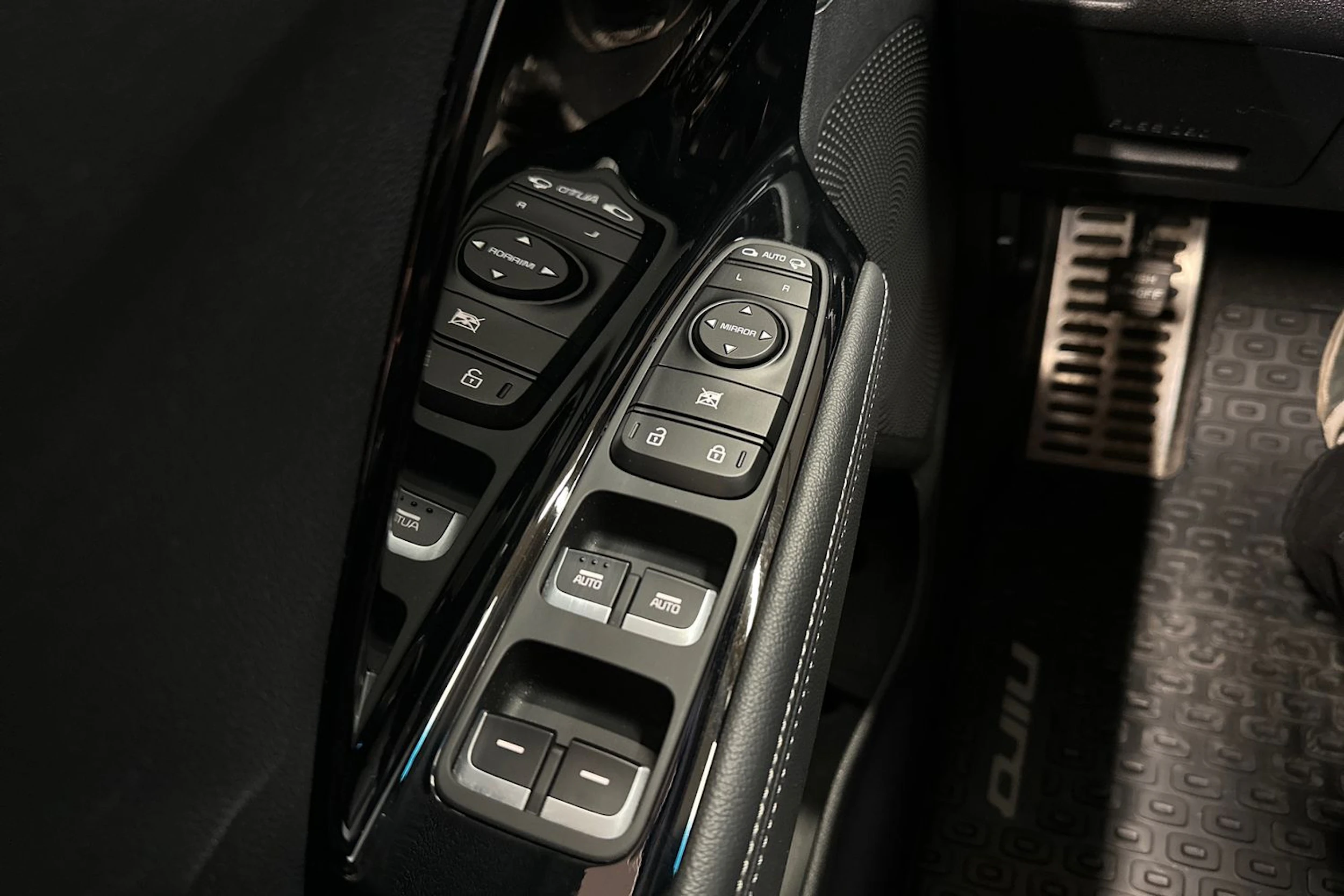 harmaa Kia Niro 2018 kuva 26.