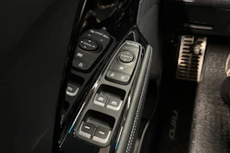 harmaa Kia Niro 2018 kuva 26.