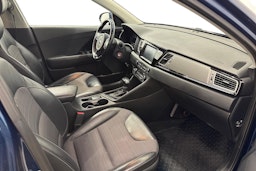 sininen Kia Niro 2018 kuva 9.