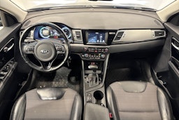 sininen Kia Niro 2018 kuva 14.
