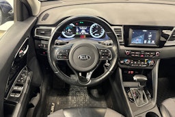 sininen Kia Niro 2018 kuva 15.