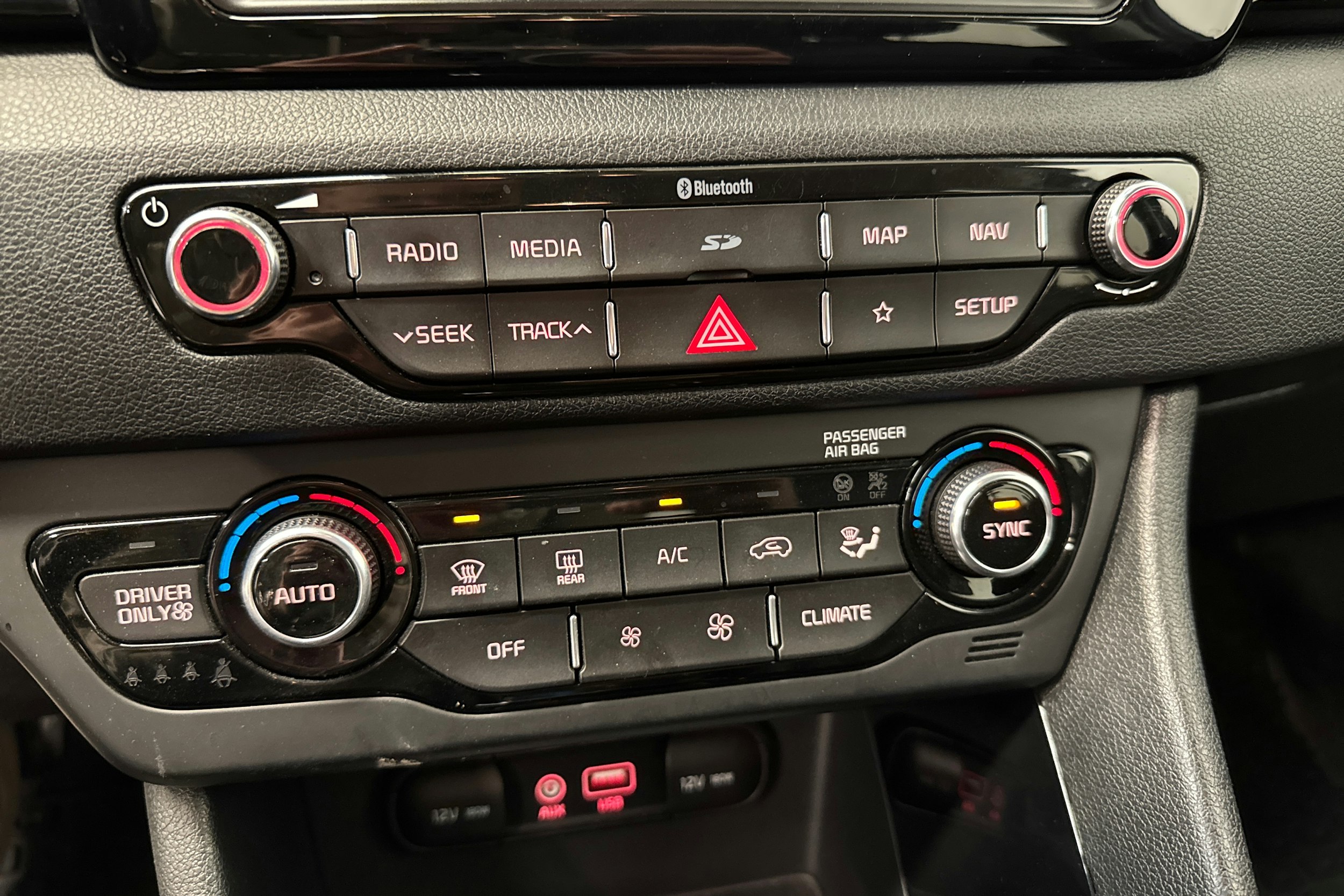 sininen Kia Niro 2018 kuva 21.