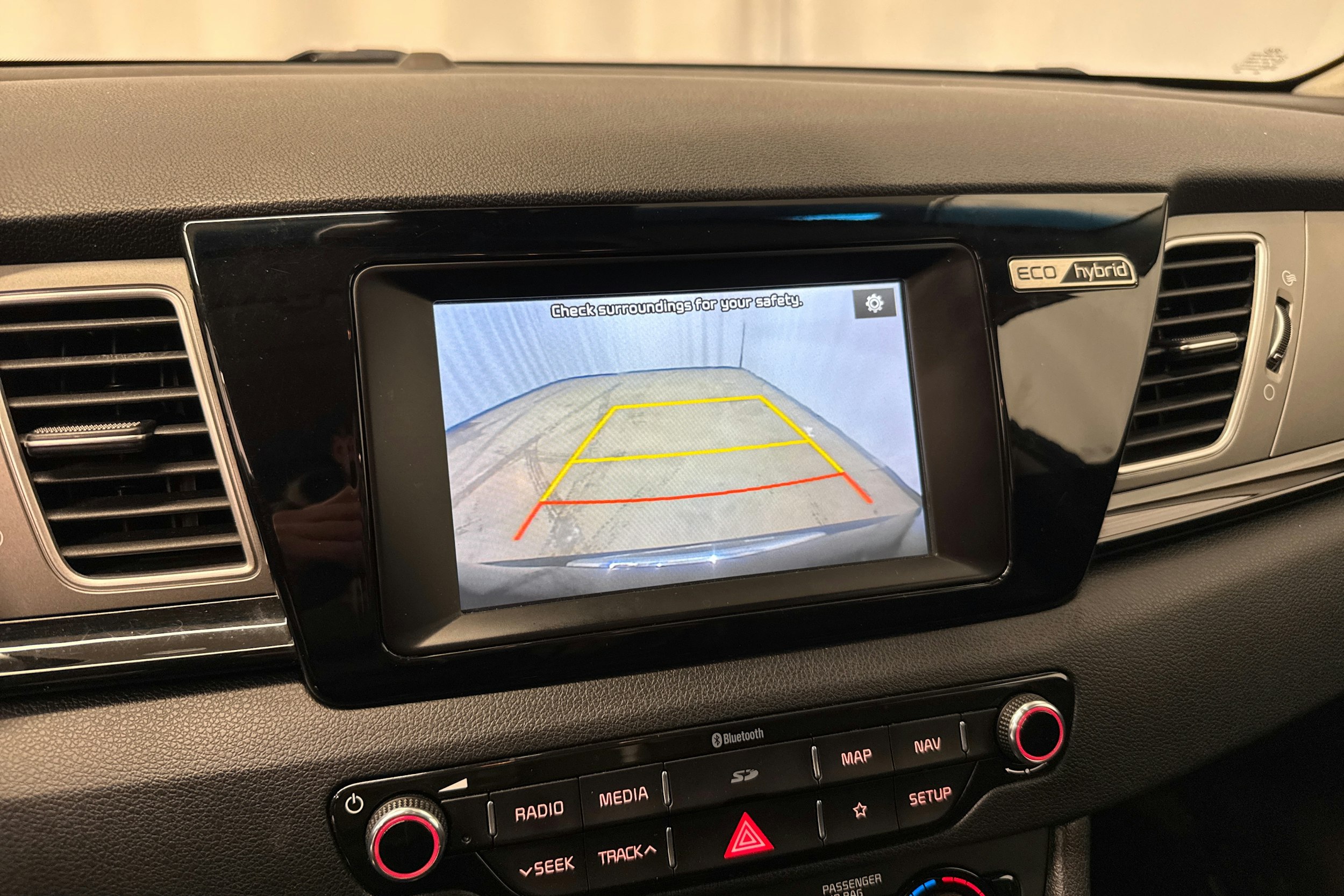 sininen Kia Niro 2018 kuva 25.