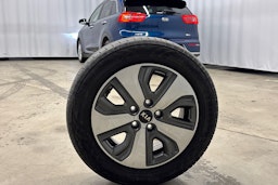 sininen Kia Niro 2018 kuva 29.