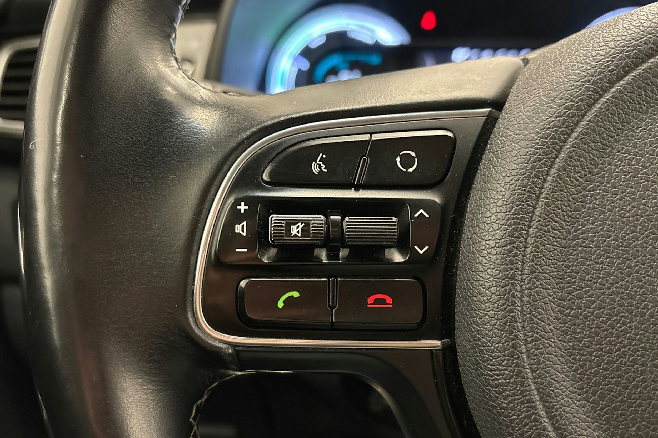 sininen Kia Niro 2019 kuva 17.