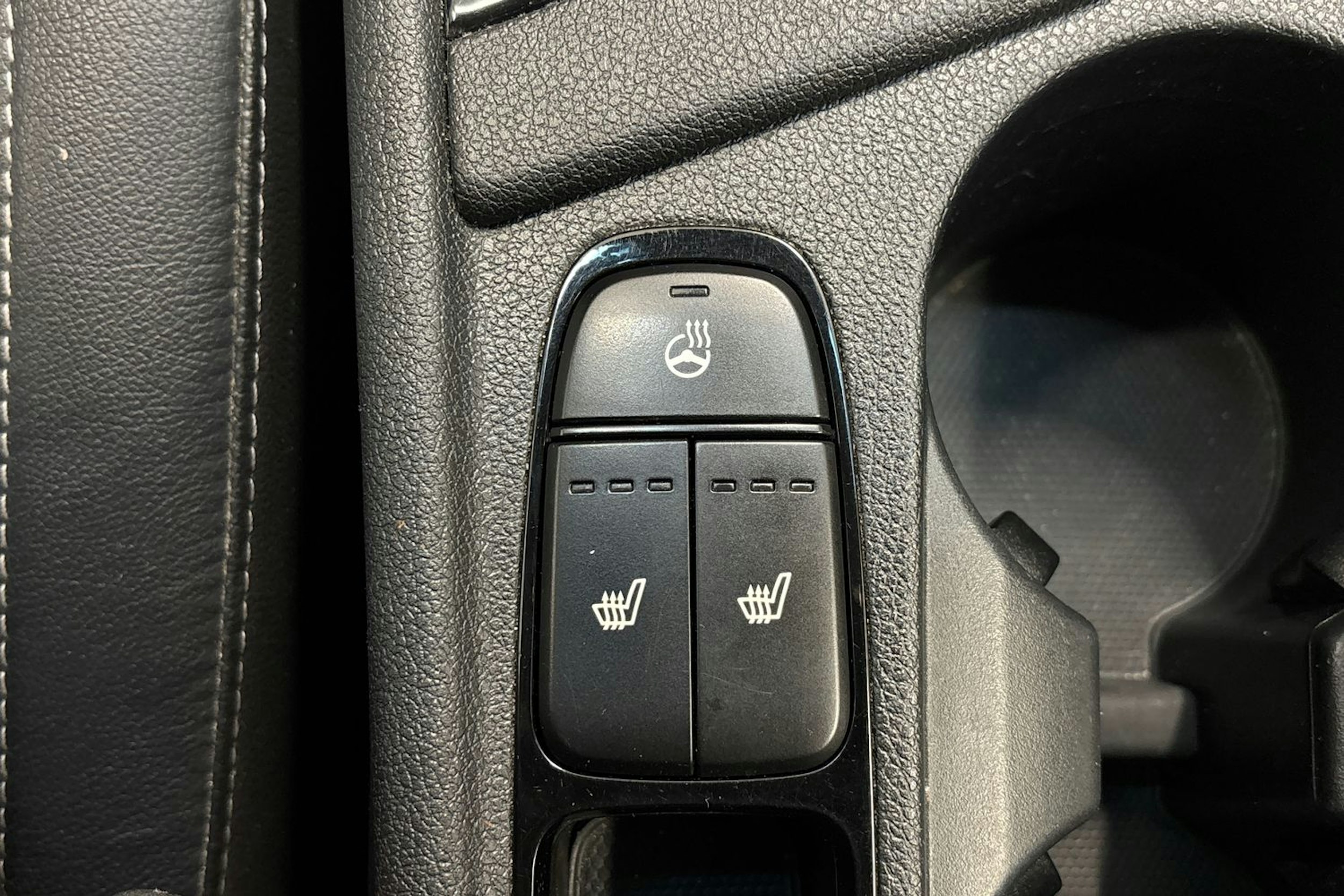 sininen Kia Niro 2019 kuva 26.