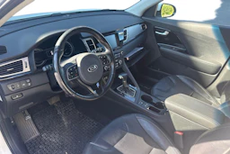valkoinen Kia Niro 2018 kuva 3.