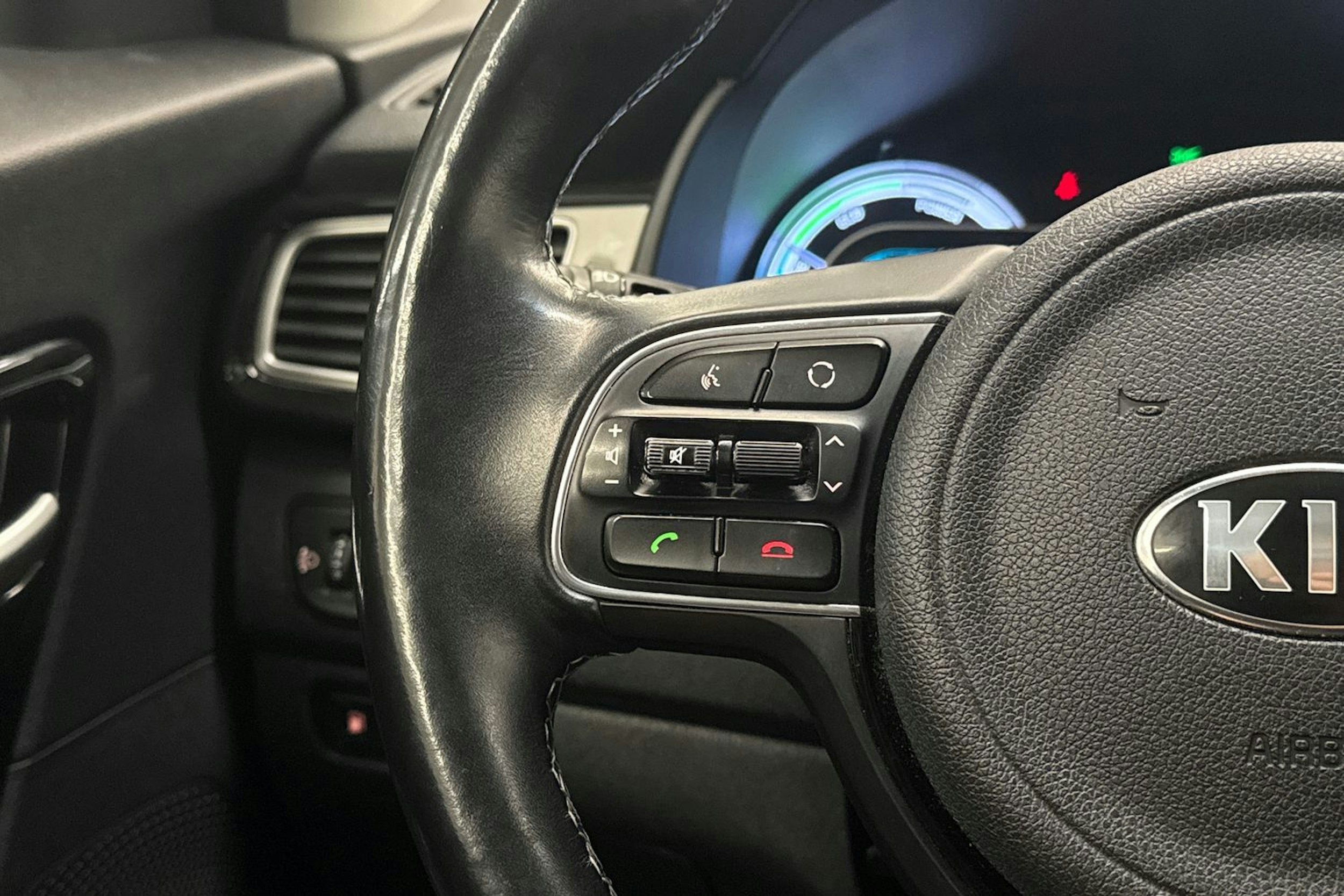 musta Kia Niro 2019 kuva 15.