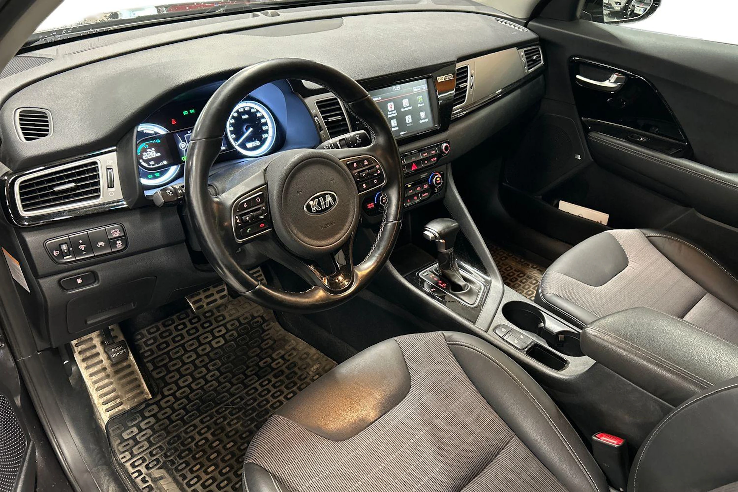 ruskea (beige) Kia Niro 2019 kuva 3.