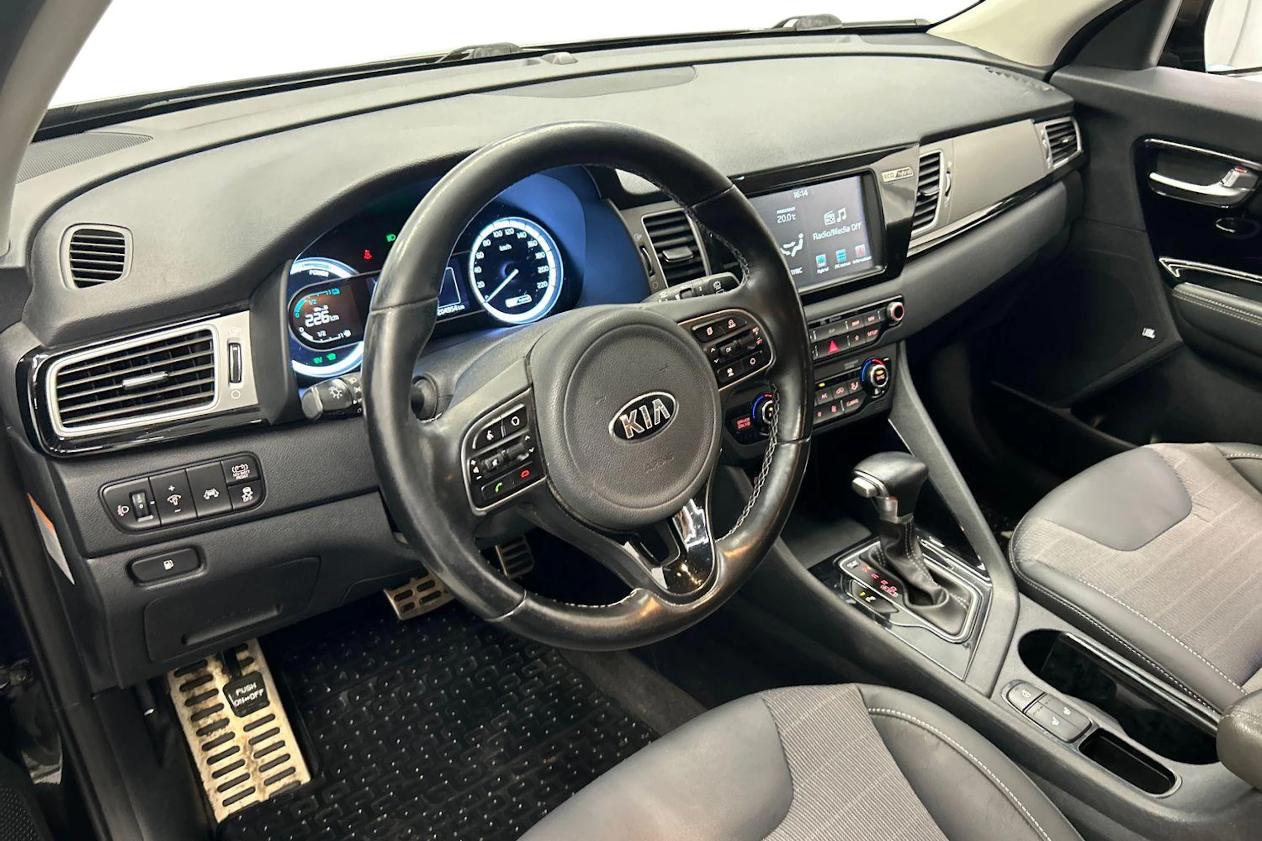 ruskea (beige) Kia Niro 2019 kuva 6.