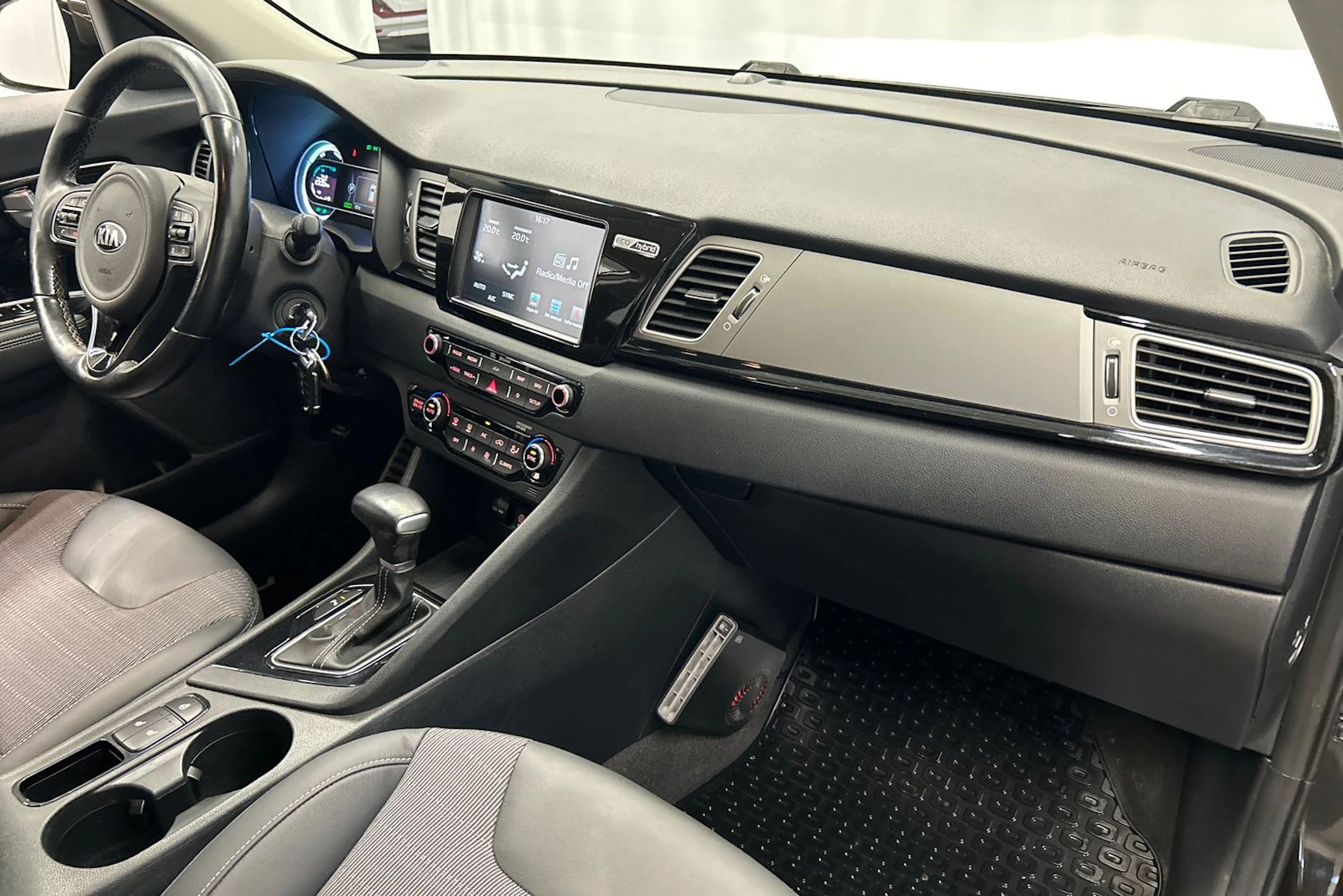 ruskea (beige) Kia Niro 2019 kuva 12.