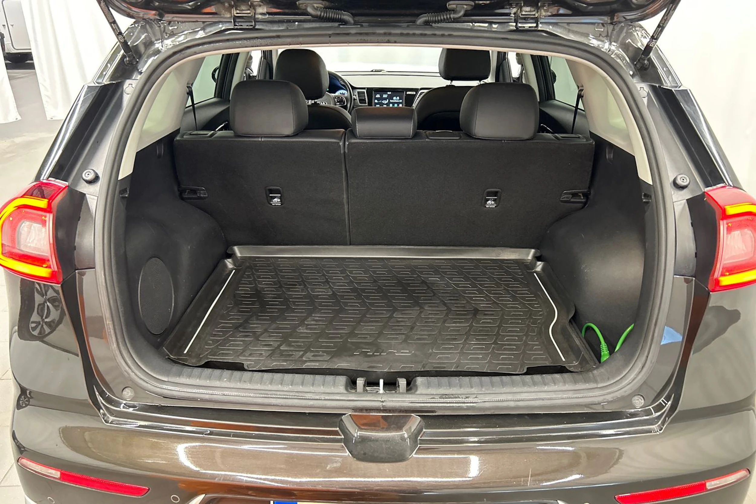 ruskea (beige) Kia Niro 2019 kuva 13.