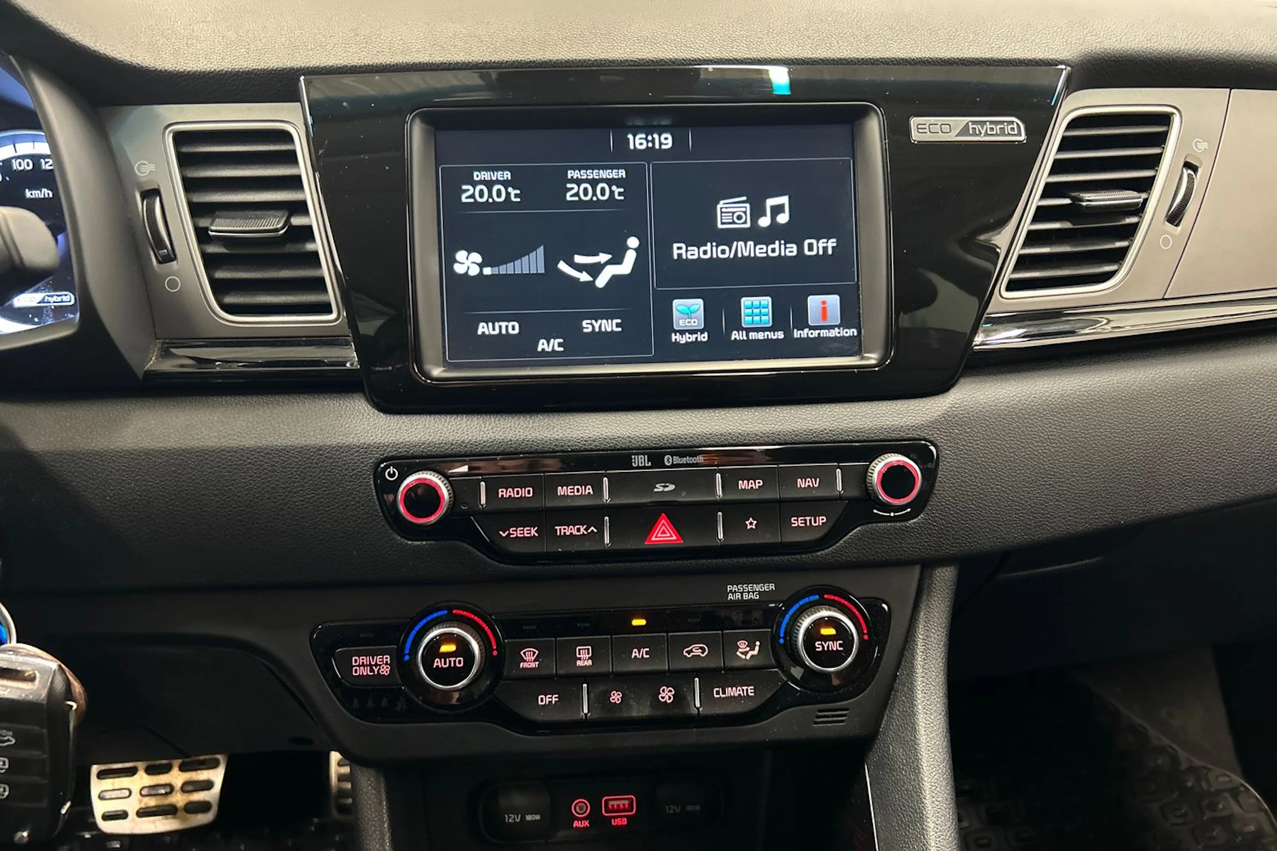 ruskea (beige) Kia Niro 2019 kuva 20.