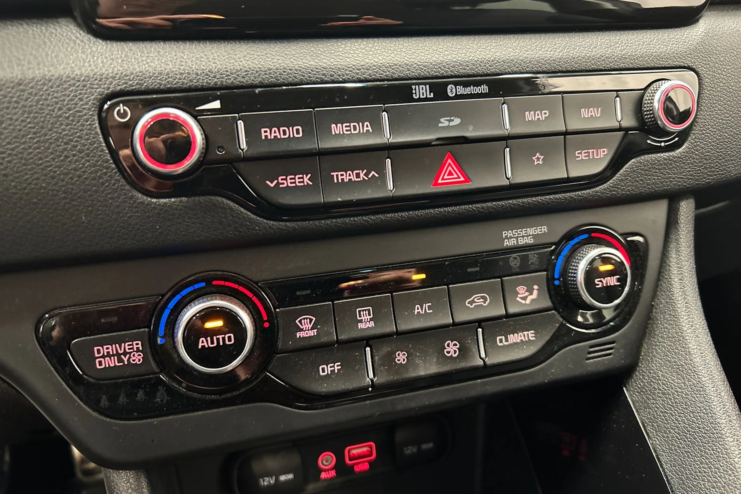 ruskea (beige) Kia Niro 2019 kuva 21.