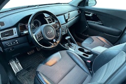 sininen Kia Niro 2019 kuva 3.