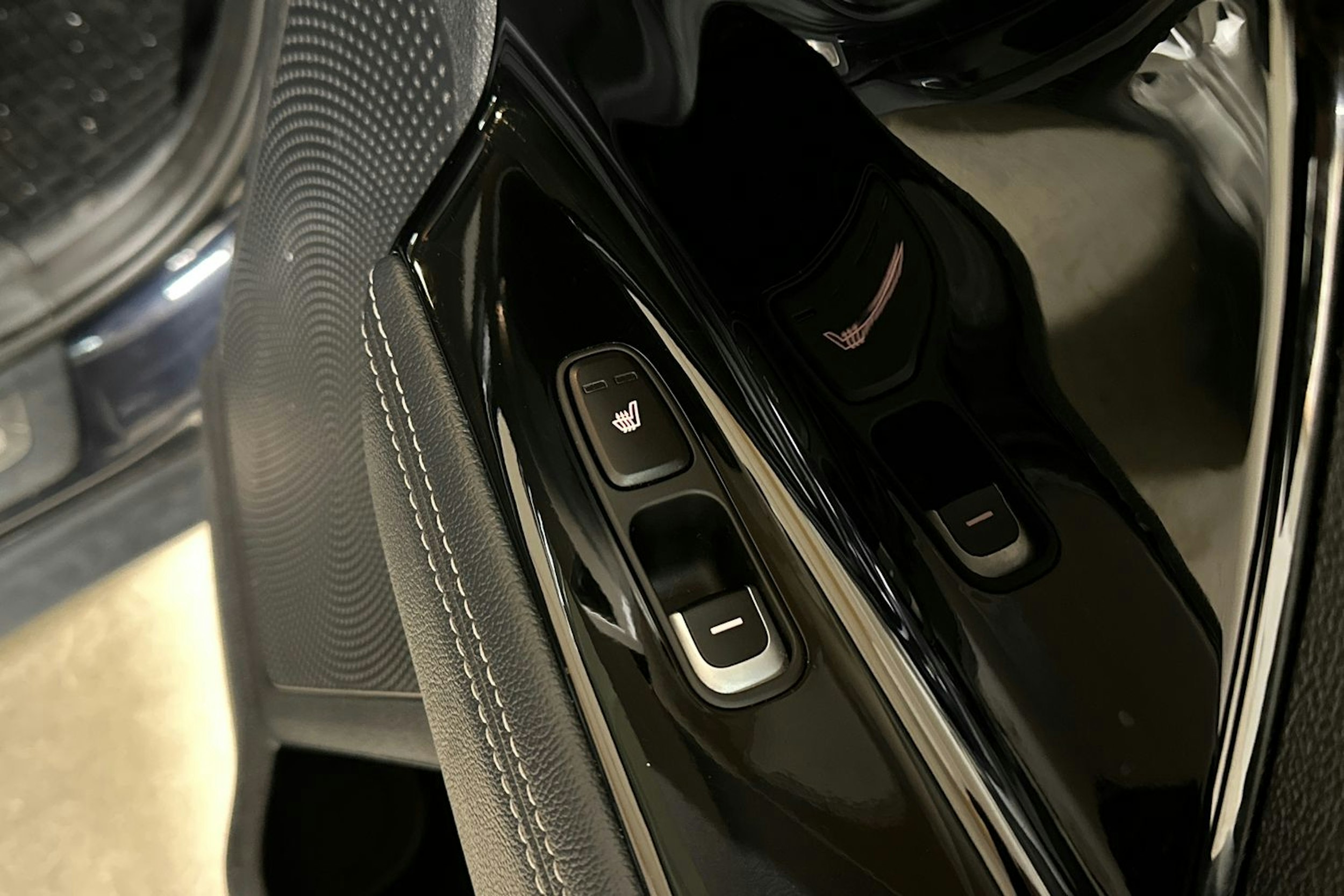 sininen Kia Niro 2019 kuva 15.