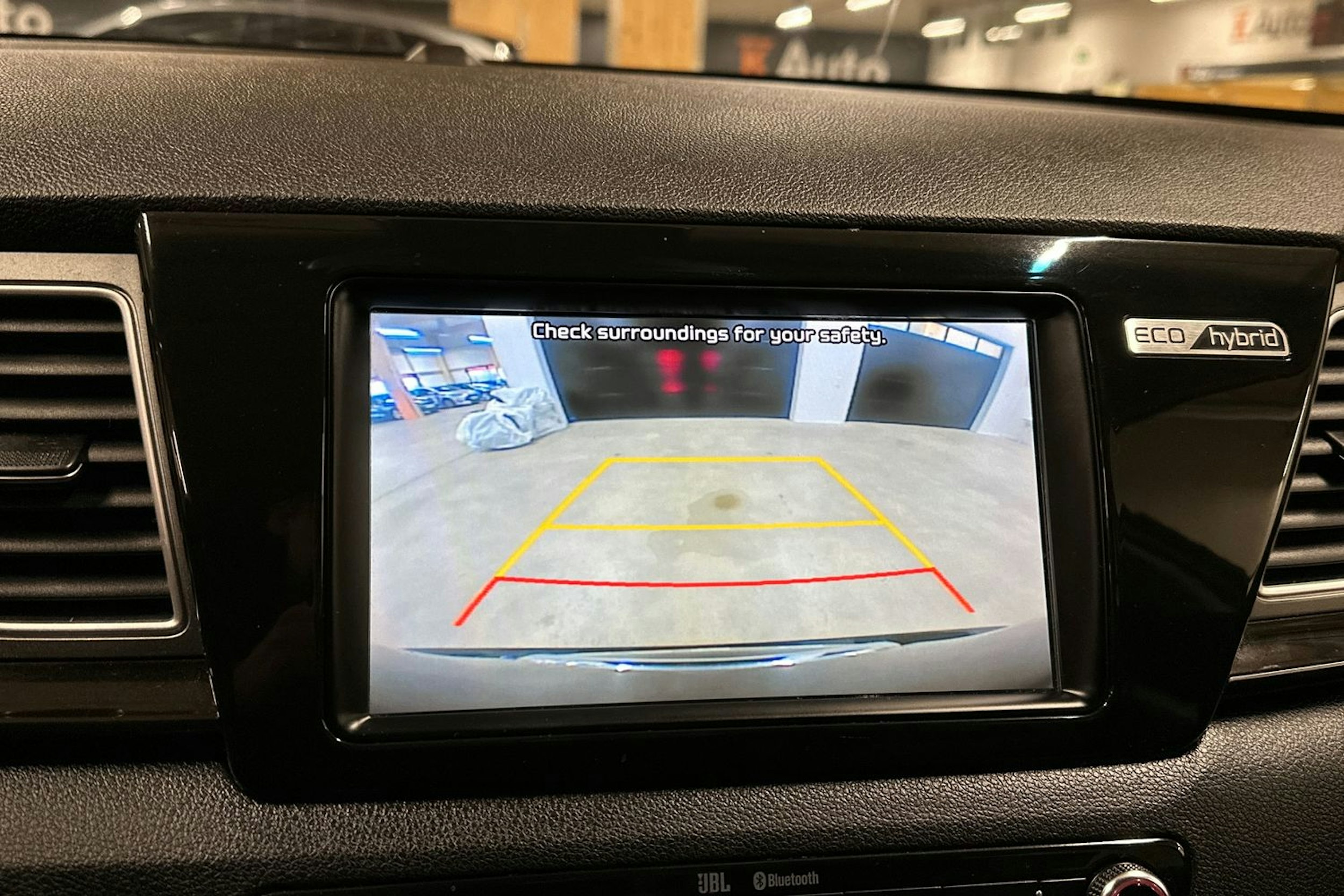 sininen Kia Niro 2019 kuva 16.