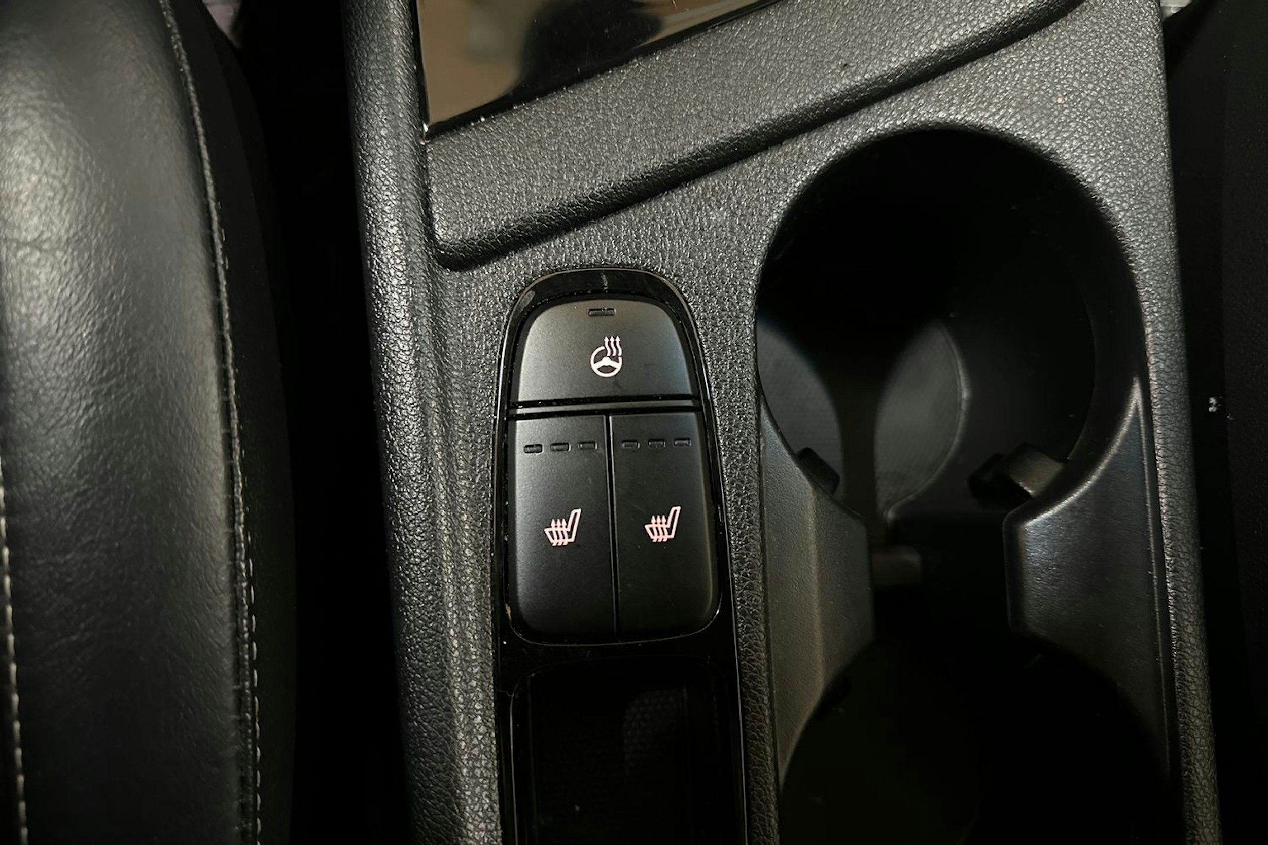 sininen Kia Niro 2019 kuva 20.