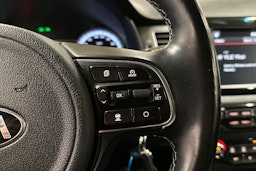 sininen Kia Niro 2019 kuva 24.