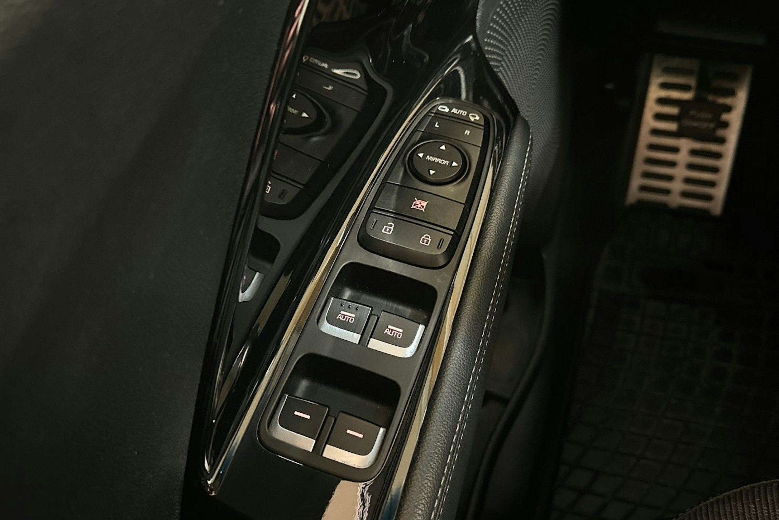 sininen Kia Niro 2019 kuva 26.