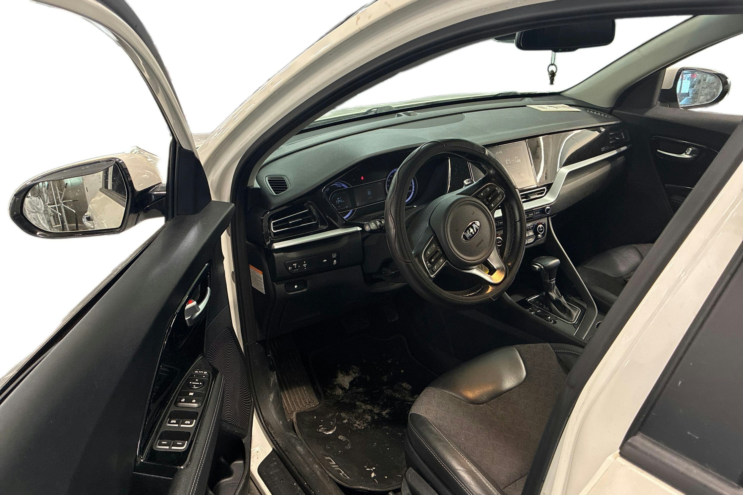 valkoinen Kia Niro 2020 kuva 3.