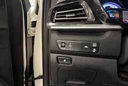 valkoinen Kia Niro 2020 kuva 18.