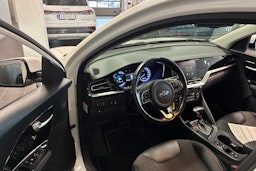 valkoinen Kia Niro 2020 kuva 19.