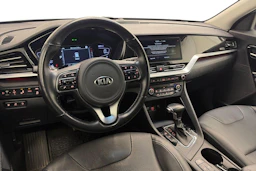 valkoinen Kia Niro 2020 kuva 8.
