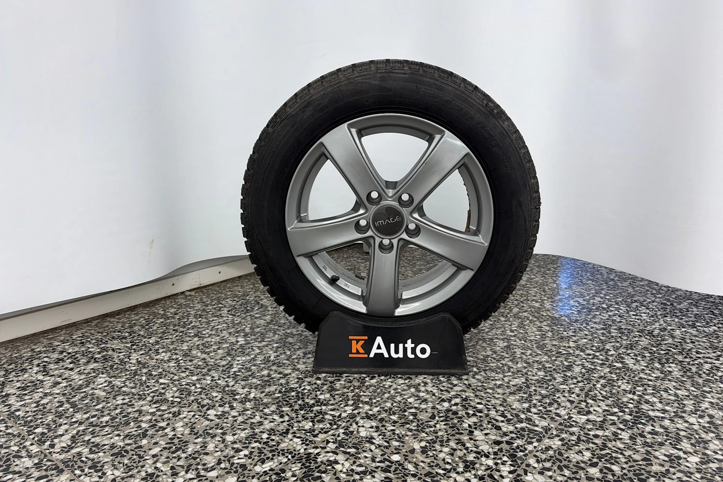 valkoinen Kia Niro 2020 kuva 13.